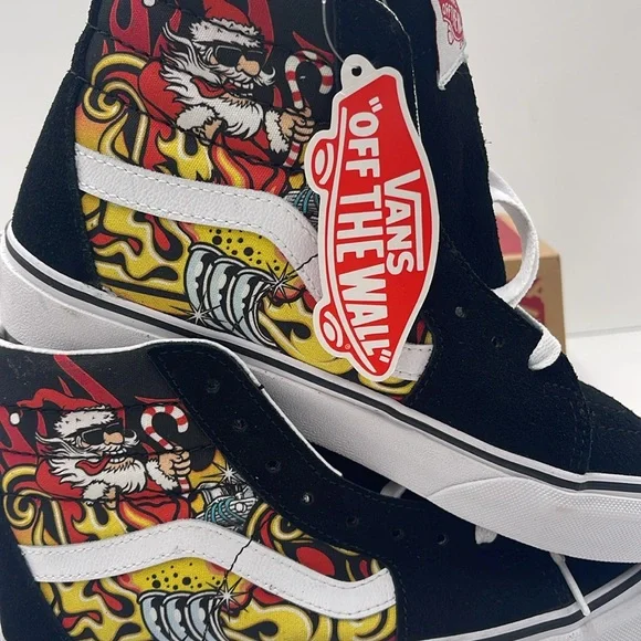 Vans Men’s High-Top Sneakers - Black Red Sk8-HiSanta Flame BlackVN0A4BVTBLK